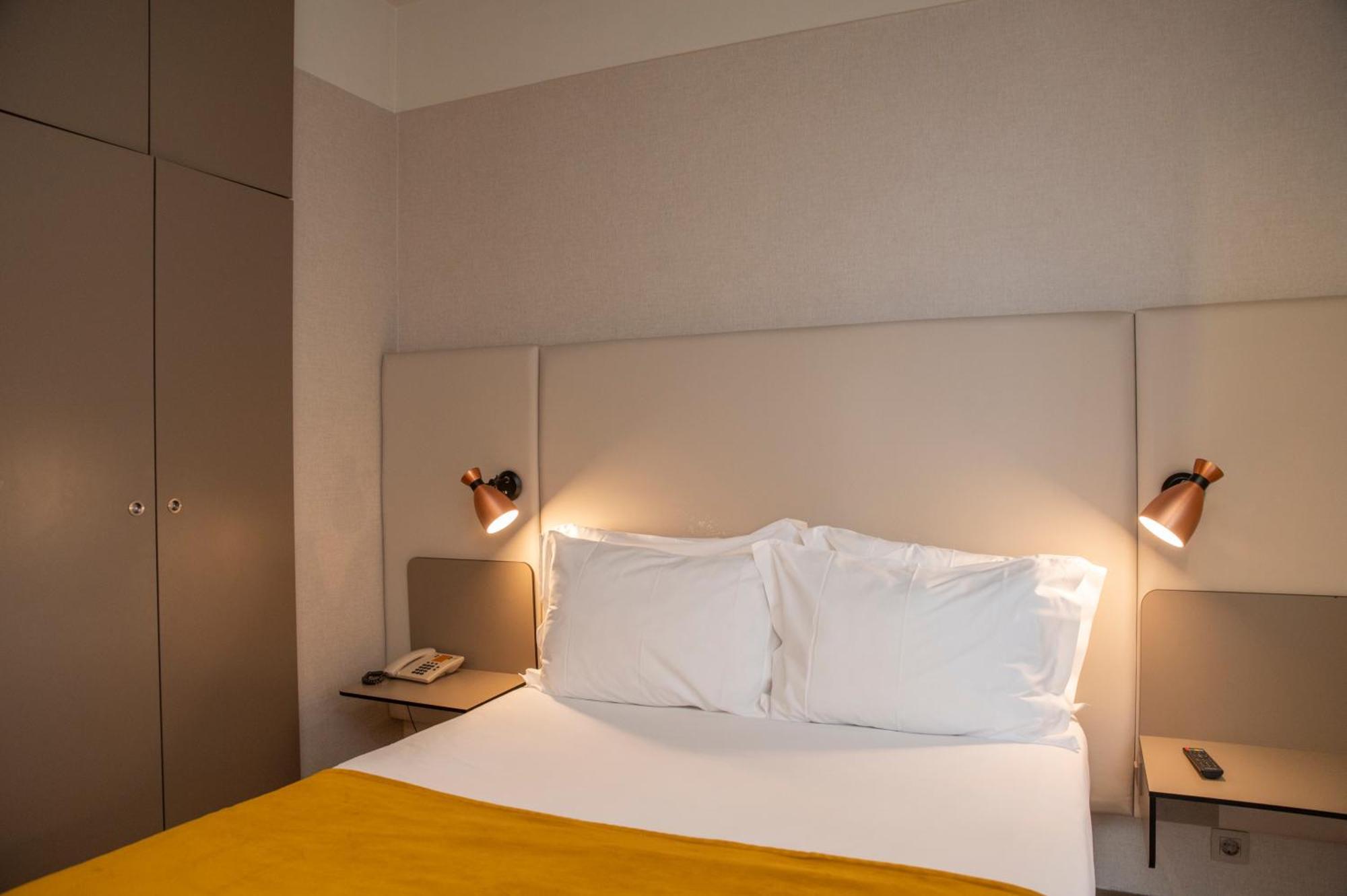 Quarto Superior com Cama de Casal ou 2 de Solteiro e Terraço